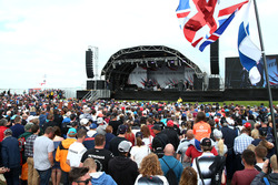 Jolyon Palmer, Renault Sport F1 Team met Tony Jardine, op Silverstone Stage