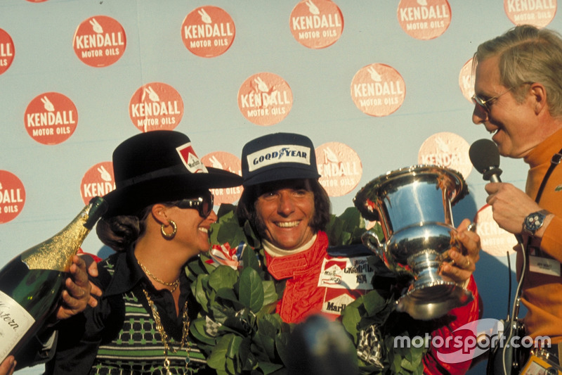 Race winner Emerson Fittipaldi, McLaren