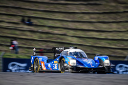 #36 Signatech Alpine A460: Gustavo Menezes, Nicolas Lapierre, Stéphane Richelmi