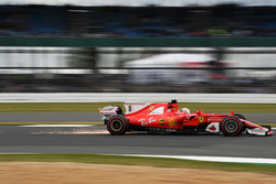 Себастьян Феттель, Ferrari SF70H, іскрить