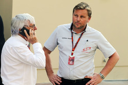 Bernie Ecclestone, mit Jonathan Nichols, FOM