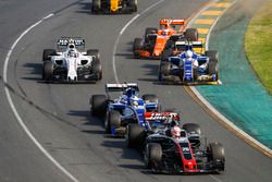 Kevin Magnussen, Haas F1 Team VF-17, Marcus Ericsson, Sauber C36, Antonio Giovinazzi, Sauber C36, St
