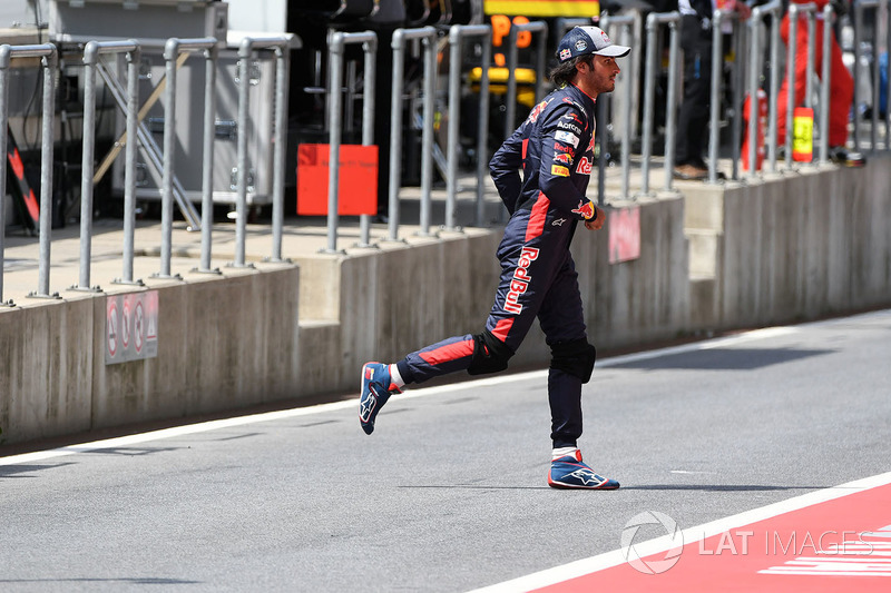 Карлос Сайнс-мол., Scuderia Toro Rosso