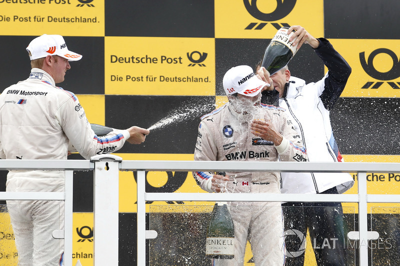 Подіум: Максим Мартен, BMW Team RBM, BMW M4 DTM, Бруно Спенглер, BMW Team RBM, BMW M4 DTM, Барт Мампе, керівник команди BMW Team RBM