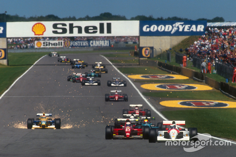 Gerhard Berger, McLaren MP4/6 Honda, Alain Prost, Ferrari 643, Mauricio Gugelmin, Leyton House CG911 Ilmor, Stefano Modena, Tyrrell 020 Honda y un super chispas Nelson Piquet, Benetton B191 Ford, al inicio