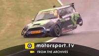Mini Challenge: vuelco épico en Brands Hatch