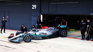 Mercedes-AMG F1 W13 Shakedown