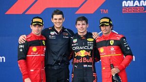 Vitória de Max muda cenário da F1 '22?