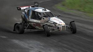 Kajetan Kajetanowicz za kierownicą CrossKarta