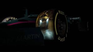 James Bond en el Aston Martin F1 Team