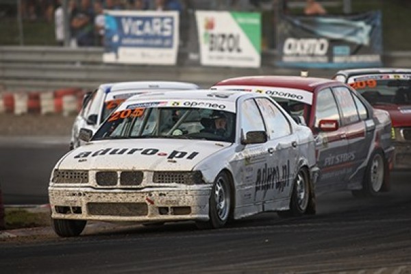 Trzy sezony ciężkiej pracy