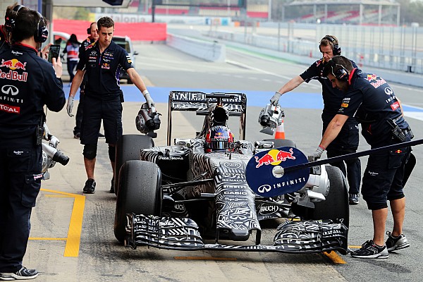 Kvyat y Red Bull pasan problemas en la jornada