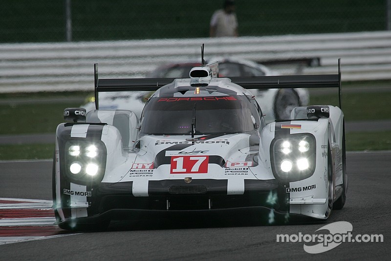 #17 Porsche Team Porsche 919 Hybrid : Timo Bernhard, Mark Webber, Brendon Hartley