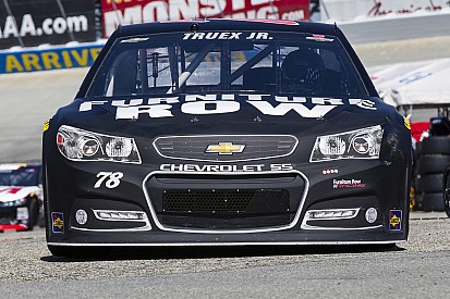 Lady lucks leaves Martin Truex Jr. hanging in Kansas