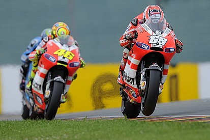 Prove comparative per la Ducati a Laguna Seca