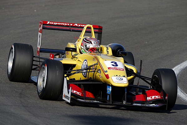 Giovinazzi gana desde la pole en Zandvoort
