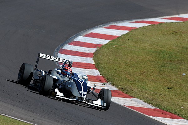 Pedro Piquet prossegue com número absoluto de poles em 2015