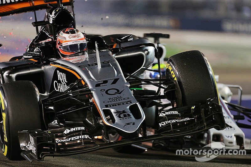 Nico Hulkenberg, Sahara Force India F1 VJM08 e Felipe Massa, Williams FW37 se tocam na pista