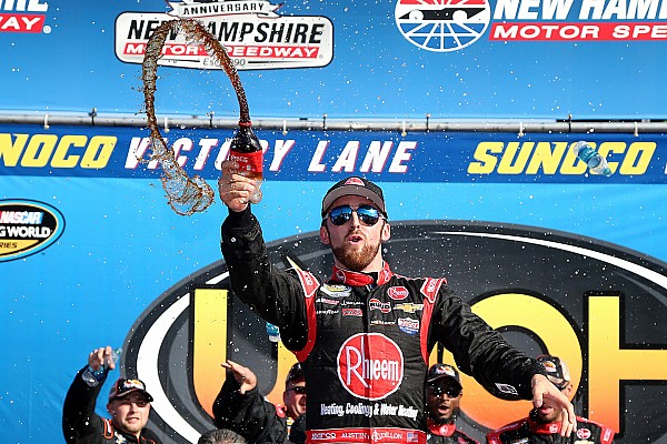 Austin Dillon ganó la carrera de camionetas en New Hampshire