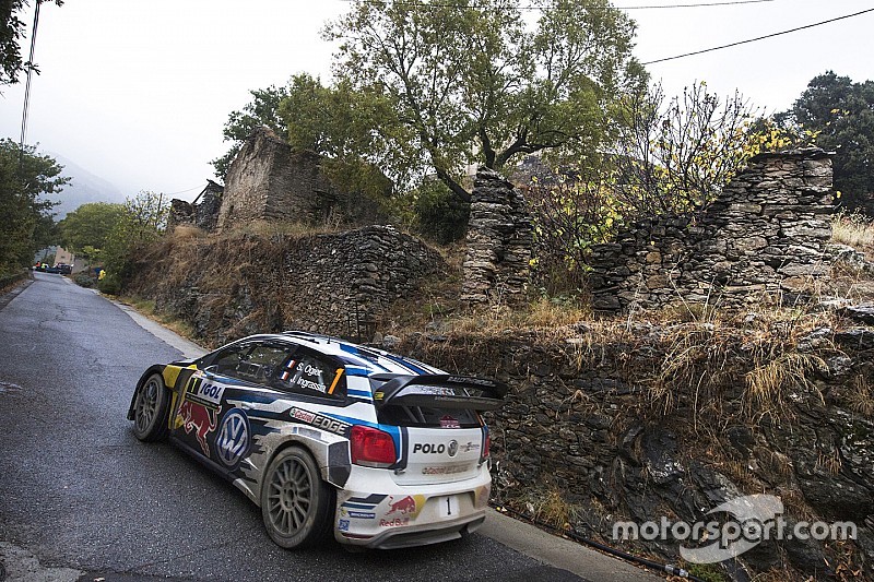 Sébastien Ogier abandonne sur le parcours de liaison