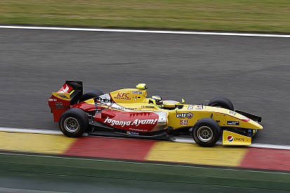Dillmann naar pole in hectische sessie, Visser sterk naar P9