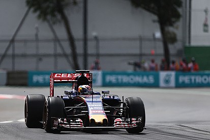 Max Verstappen: van snelste tijd naar crash, einde sessie voor de Nederlander