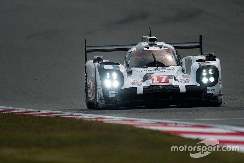 #17 Porsche Team Porsche 919 Hybrid: Timo Bernhard, Mark Webber, Brendon Hartley