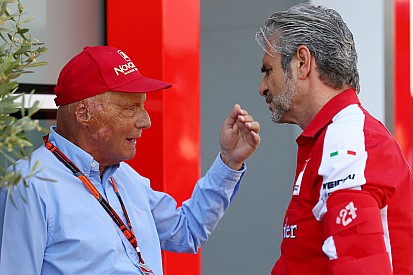 Niki Lauda: 'Ferrarimotor net zo goed als de Mercedes'