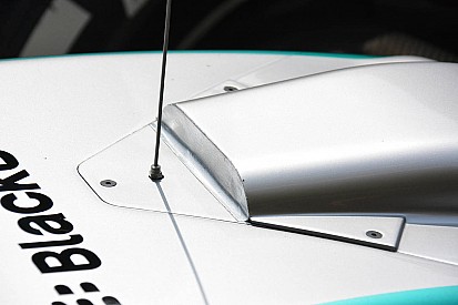 Mercedes test S-duct in Brazilië