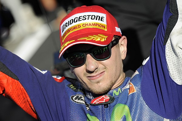 Espirituoso, Lorenzo responde críticas de “haters” no Twitter