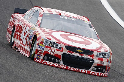 Larson, Harvick top Saturday morning practice