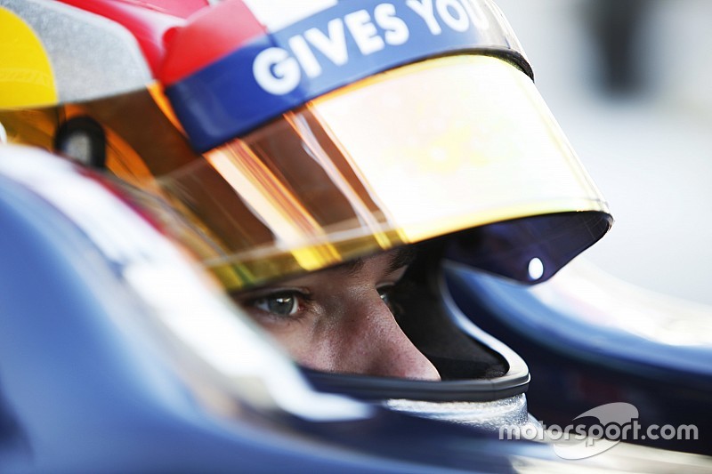 Gasly to stay with Red Bull in 2016