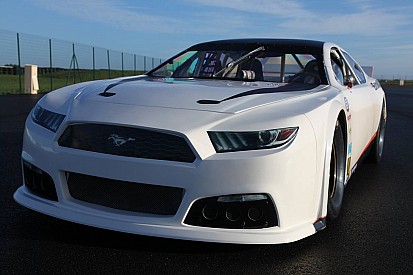 NASCAR-Euroserie präsentiert neuen Ford Mustang für 2016