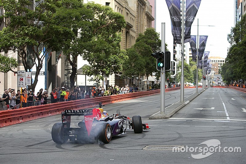Photos - Ricciardo en démonstration en Australie