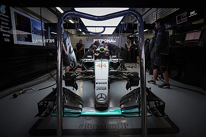 Toto Wolff: ’21 Formule 1-races is niet te doen’
