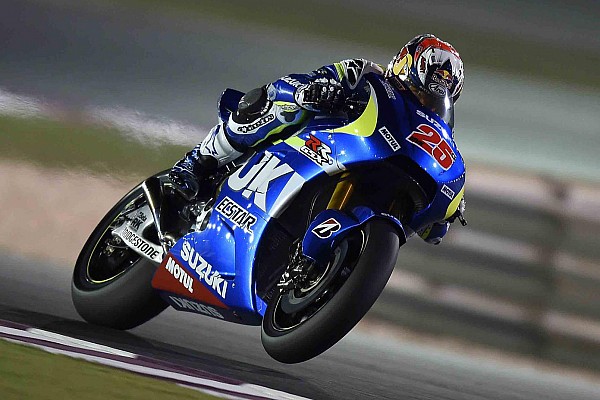 Viñales de nuevo en la parte superior en Qatar, Márquez se cae