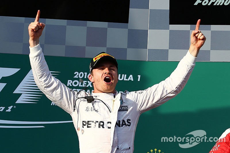 Podium: Sieger Nico Rosberg, Mercedes AMG F1 Team