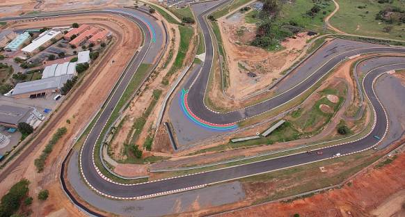 Yeni Kyalami pisti Formula 1 standartlarına yaklaştı