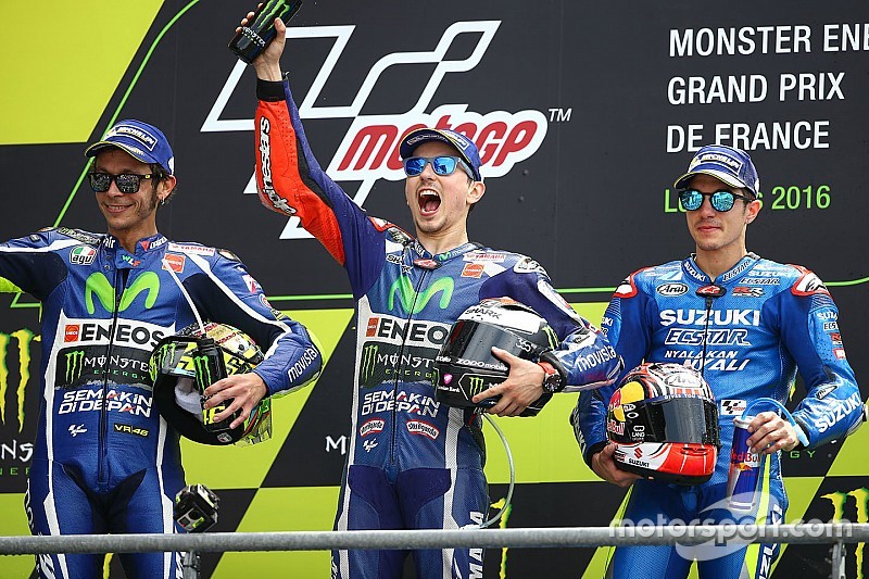 Podium: winner Jorge Lorenzo, Yamaha Factory Racing, second place Valentino Rossi, Yamaha Factory Racing, third place Maverick Viñales, Team Suzuki MotoGP