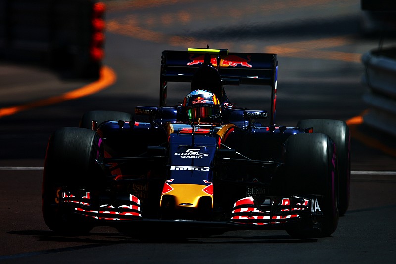 Carlos Sainz Jr., Scuderia Toro Rosso STR11