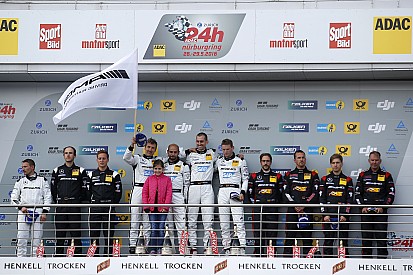24h Nürburgring: Mercedes feiert sich für „feinste Action“ und sechsmal Top 10