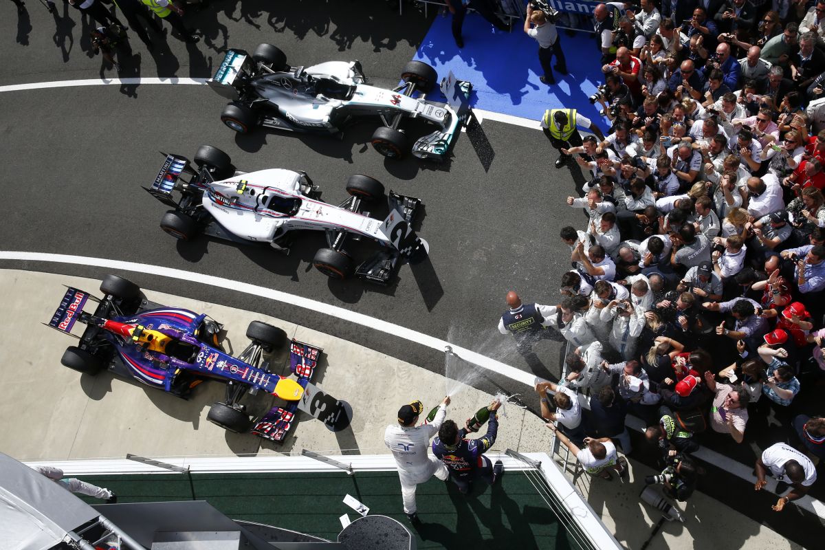Hamilton nem aggódik a FRIC-telen Mercedes miatt: mindenki veszíthet