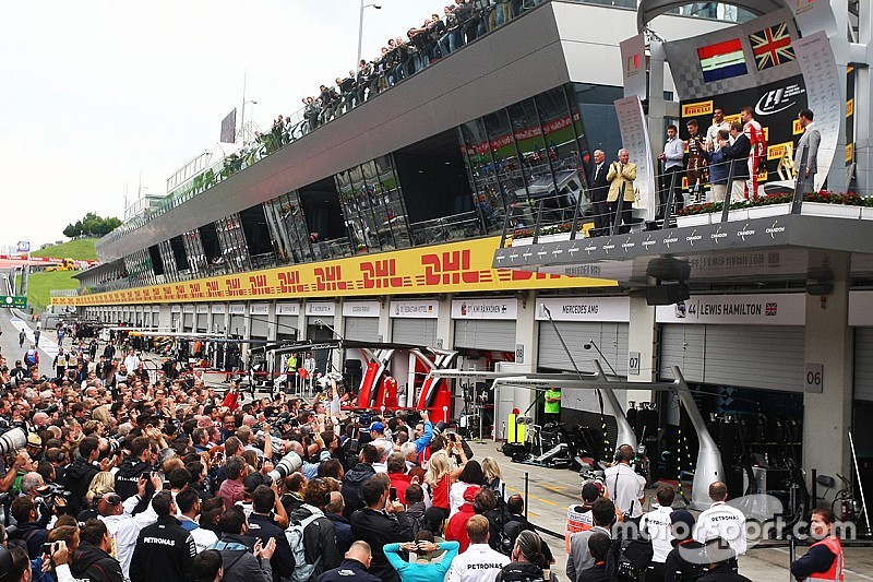 Race winner Lewis Hamilton, Mercedes AMG F1 celebrates on the podium with second place Max Verstappen, Red Bull Racing and third place Kimi Raikkonen, Ferrari