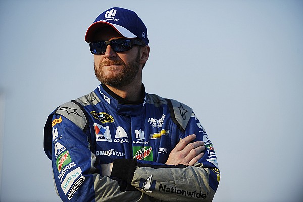 Dale Earnhardt Jr. no volverá a competir en 2016