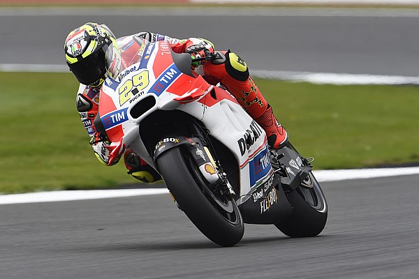 Iannone lidera la primera jornada de entrenamientos libres en Silverstone
