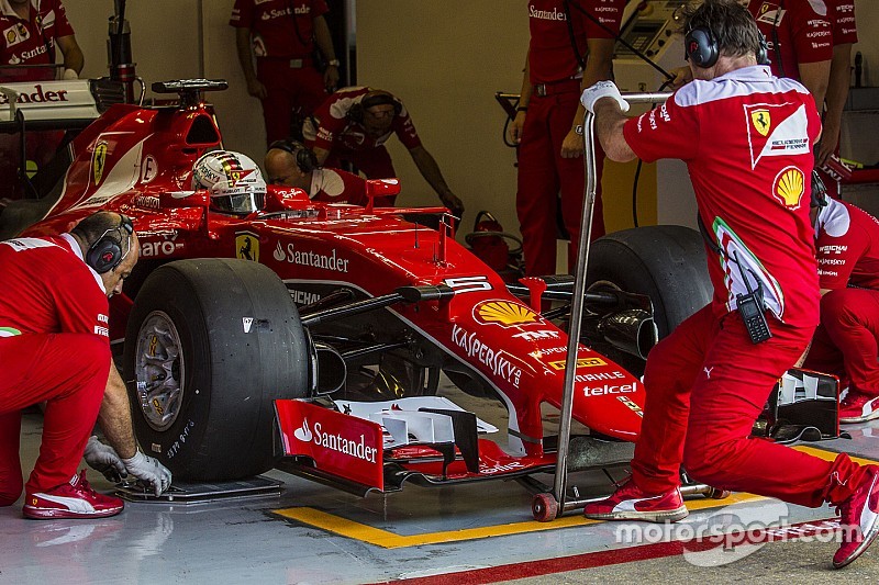 Sebastian Vettel, Ferrari SF15-T pruebas de neumáticos Pirelli  2017-spec