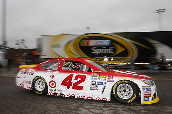 Larson lider&oacute; la primera pr&aacute;ctica en Dover