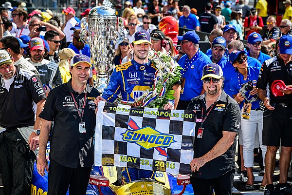 Michael Andretti extiende su acuerdo con Bryan Herta