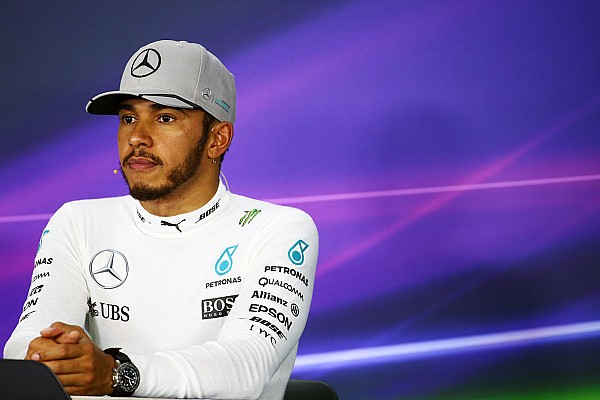 Chefe: Hamilton não será afetado por confusões fora da pista
