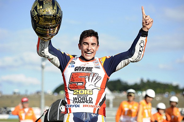 Márquez vence, vê Rossi e Lorenzo caírem e é tricampeão